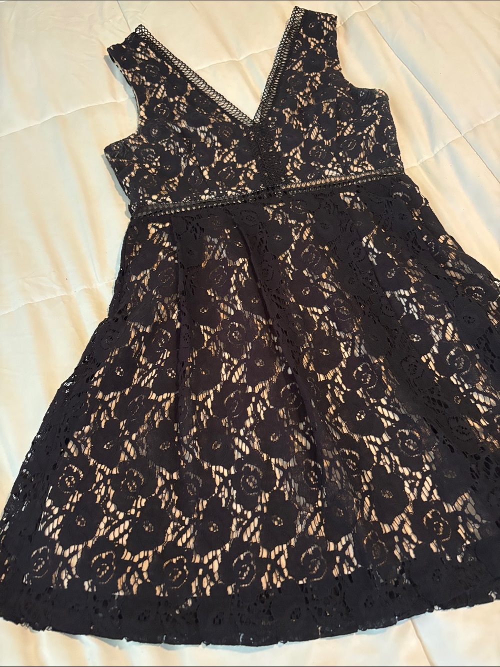 Mi Ami Black Floral Lace V-Neck A-Line Dress
